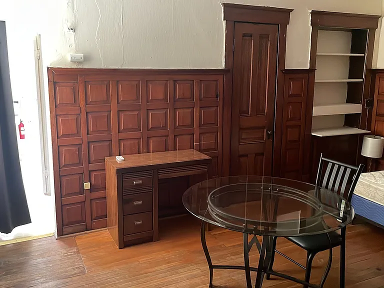 502 W Elm St — Photo 10