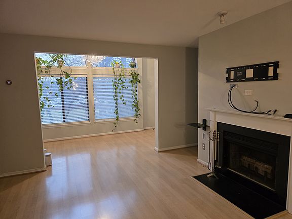 5th image of 2802 Lee Oaks Pl APT 302