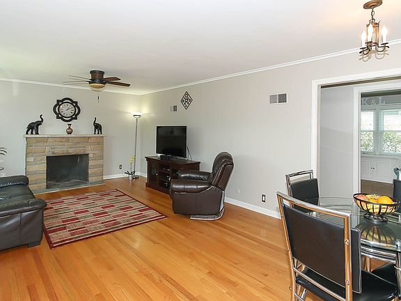 5th image of 1044 Cherry Ln