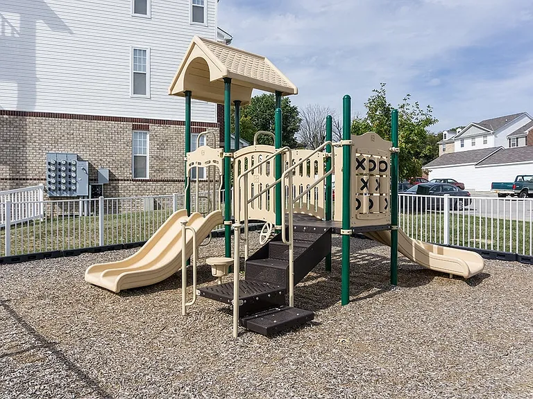 Brookstone Crossing Apartments — Photo 21