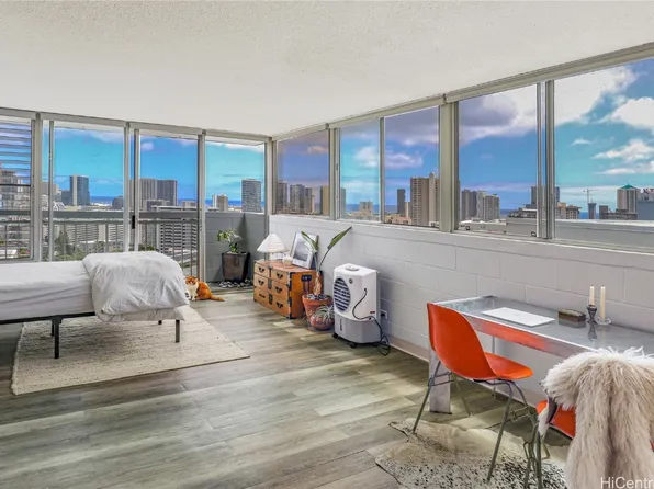 1025 Maunaihi Pl APT 305, Honolulu, HI 96822