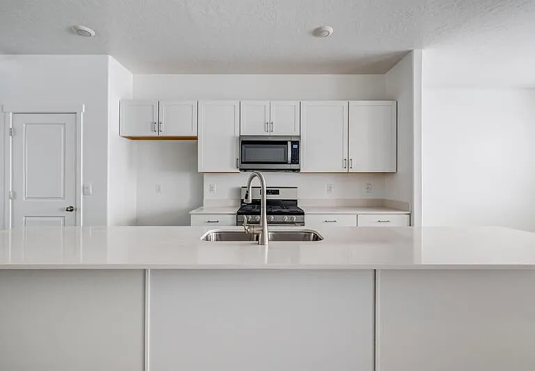 1133 W 340 S — Photo 5