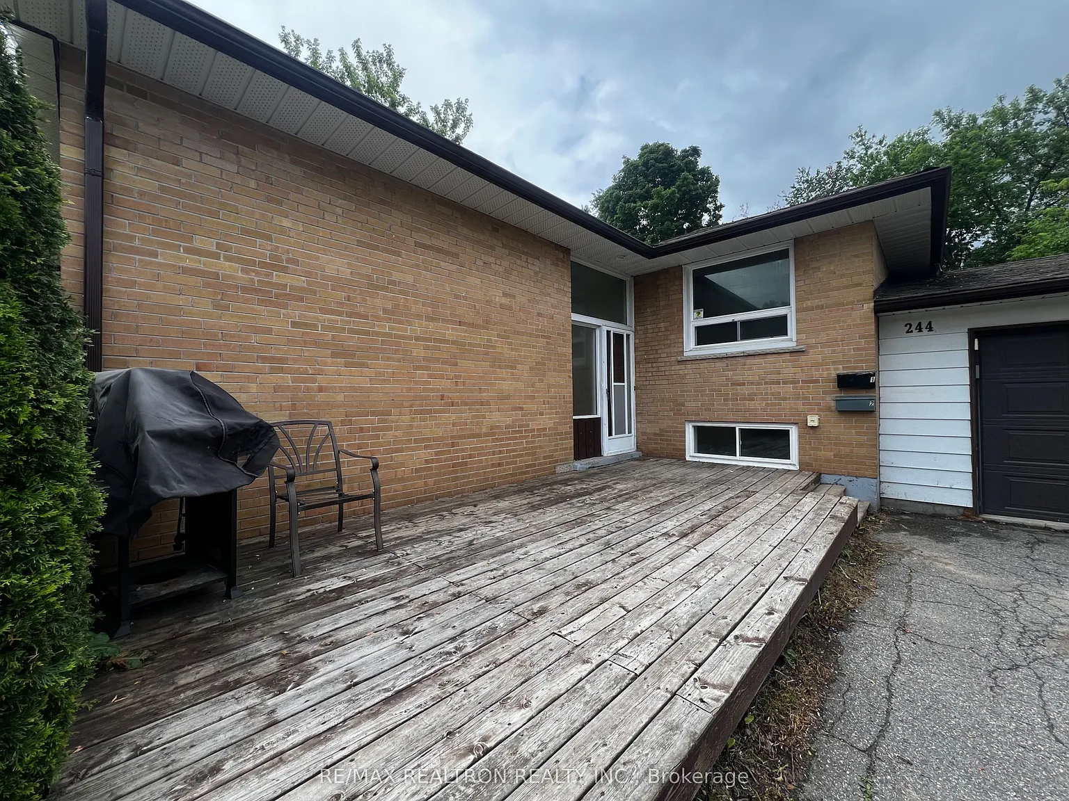 4 bed, $2,250 — Photo 2
