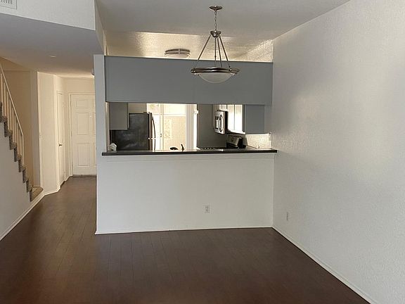 5th image of 4303 Whitsett Ave APT 5