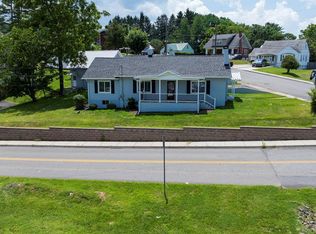 209 McArthur St, Galax, VA 24333