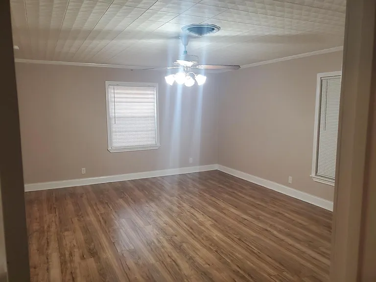 2313 Haine Dr — Photo 17