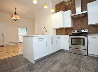 220 Roebling St #1C, Brooklyn, NY 11211