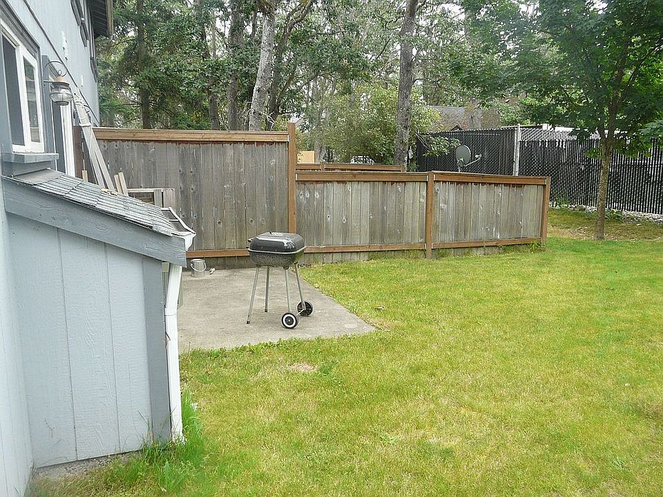 2nd image of 8953 Gravelly Lake Dr SW