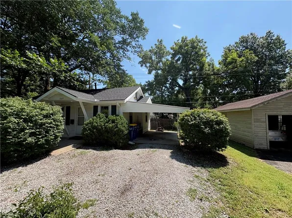 5509 Maple St, Mission, KS 66202