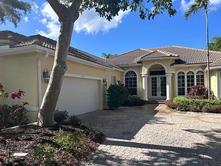 8992 Lakes Blvd — Photo 45