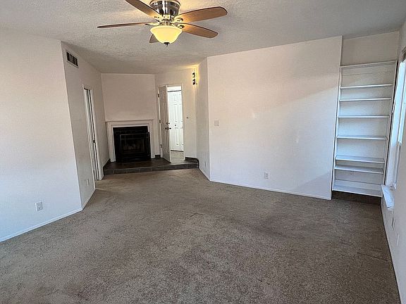 Master bed w/fireplace