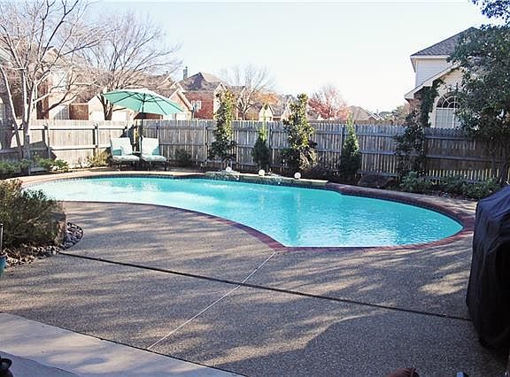 3rd image of 2308 Sherwood Dr