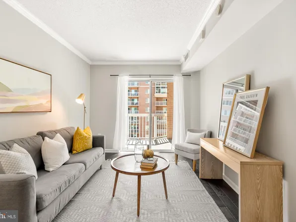 3101 N Hampton Dr APT 1213, Alexandria, VA 22302