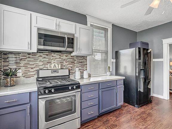 4th image of 4821 Sigel Ave