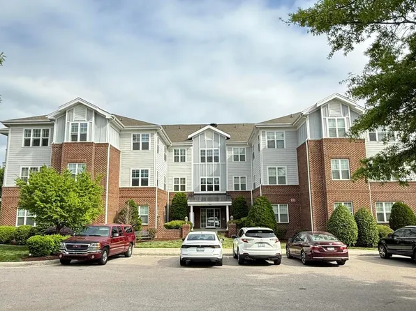 732 Waterford Lake Dr, Cary, NC 27519