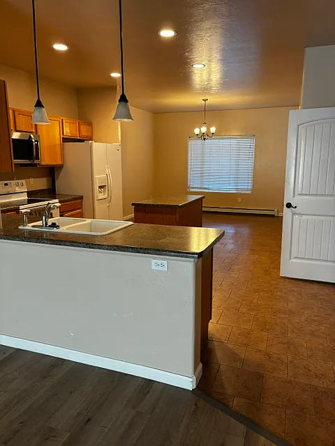 3 bed, 2.5 bath, 1847 sqft, $1,750 — Photo 4