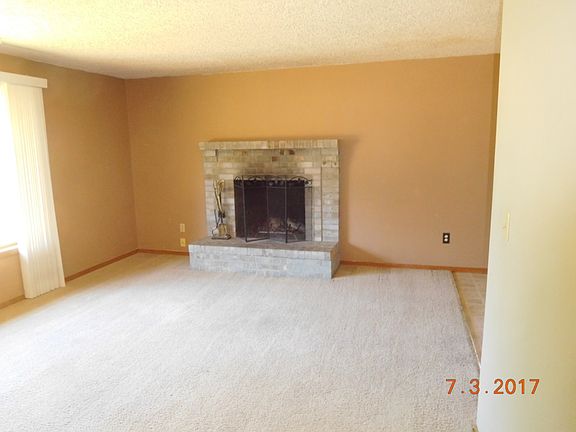 2nd image of 15022 NE 36th St