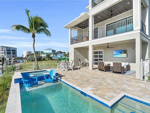 3rd image of 745 Matanzas CT