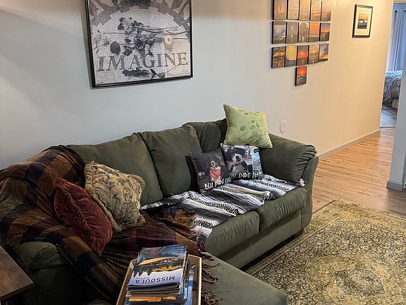 4th image of 10 Lemoyne Ave