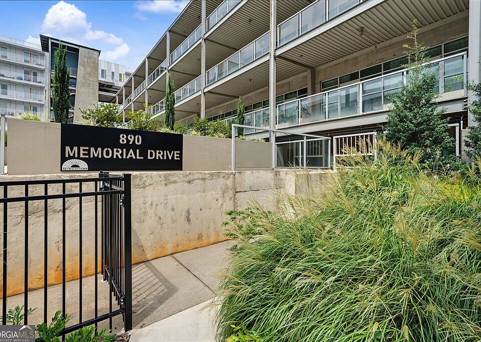 1st image of 890 Memorial Dr SE Unit 306