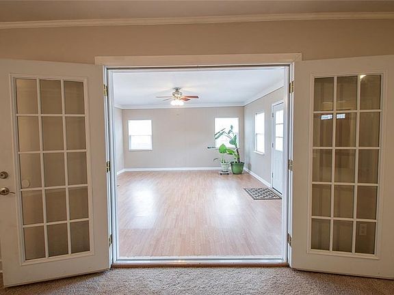 5th image of 19210 Edgewood Ln