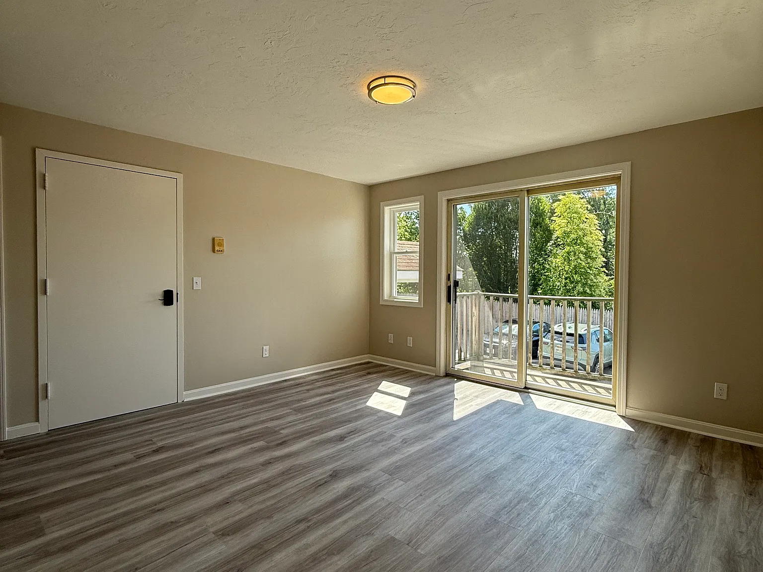 103 Tower St — Photo 4