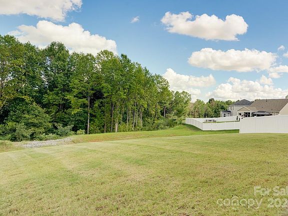 3rd image of 3016 Cheyney Park Dr