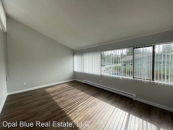 2nd image of 4230 Hoyt Ave #8979560