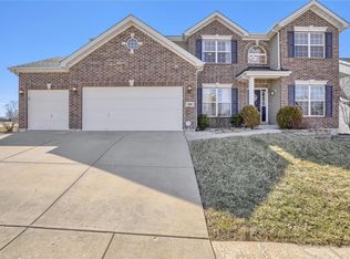 100 Lipizzan Ct, High Ridge, MO 63049