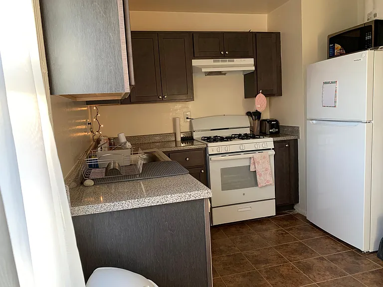 526 E 2nd St #6B — Photo 7