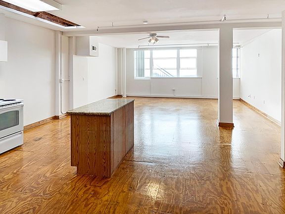 4th image of 920 E St APT 203