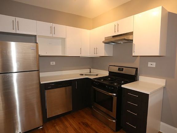 2nd image of 622 W Stratford Pl #N4