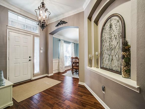 3rd image of 6813 Colonnade Dr