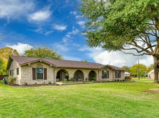 1145 Oak Ln, Terrell, TX 75161