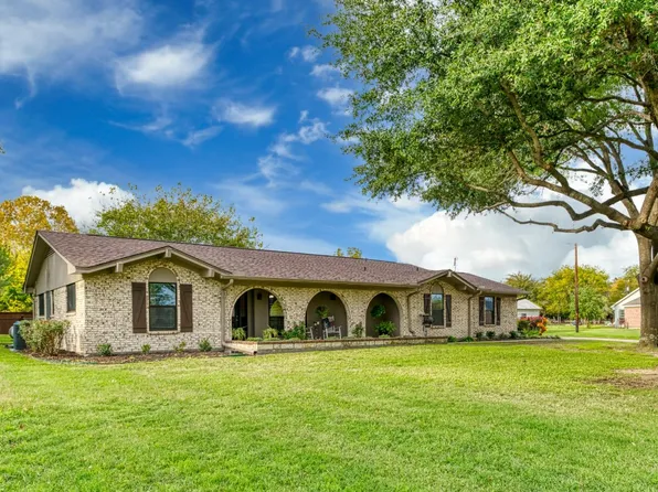 1145 Oak Ln, Terrell, TX 75161