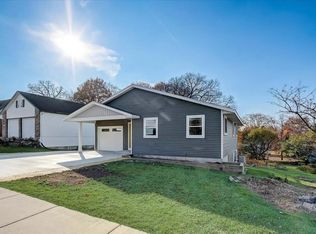 471 N Main St, Cottage Grove, WI 53527