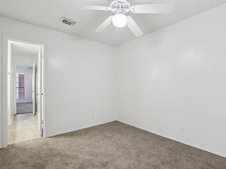 Winding Creek Apartments — Photo 27