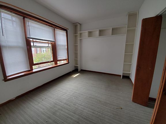 3rd image of 4353 N Kenmore Ave #3