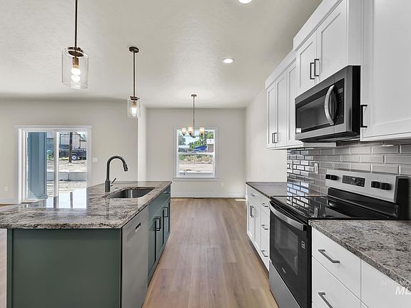 5th image of 917 Sierra St