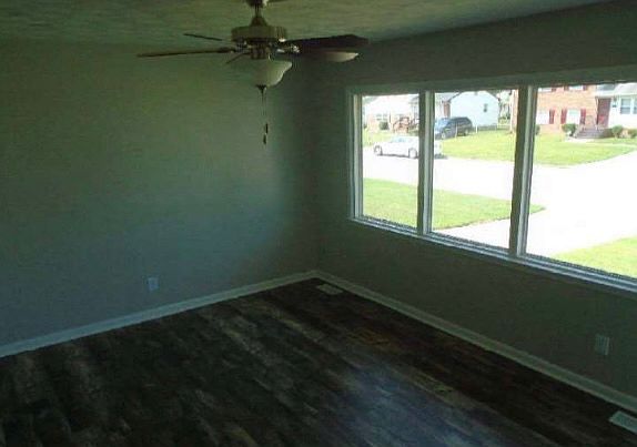 5th image of 28 Briarwood Dr
