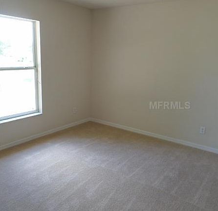 4th image of 1050 Hanford Dr