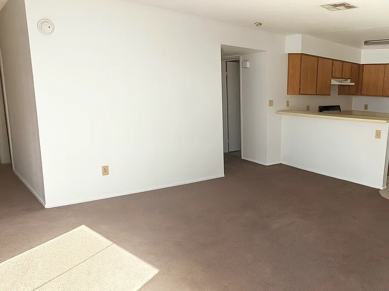 Bayfield Apartments — Photo 9