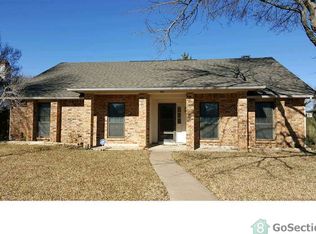 261 Bellwood Dr, Garland, TX 75040