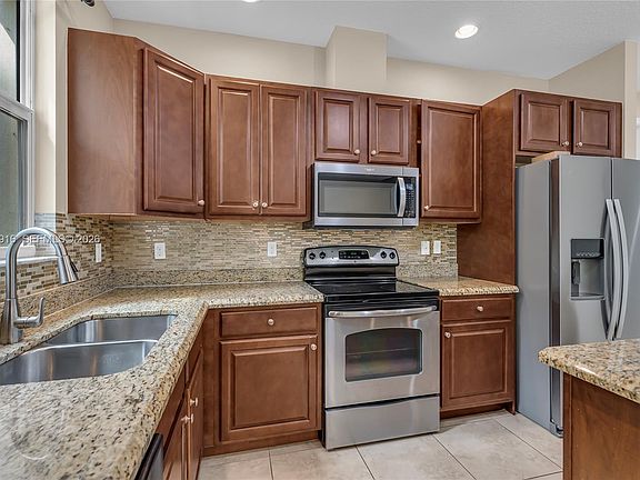 4th image of 4308 Cascada Cir