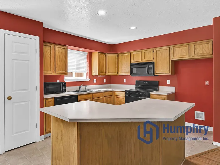 157 W Rockford St — Photo 14