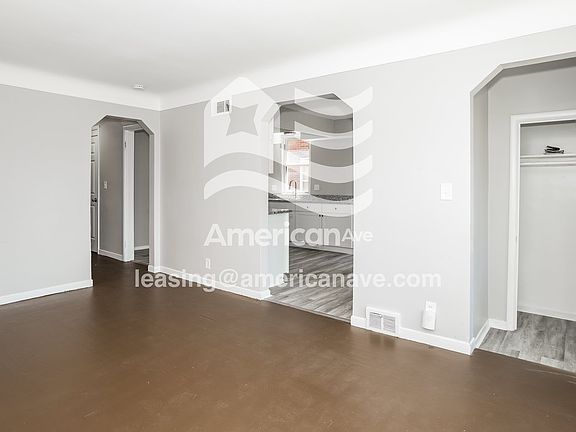 1139226_004_living_room_13925477.jpg