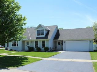 308 Scotts Army Trl, Belvidere, IL 61008