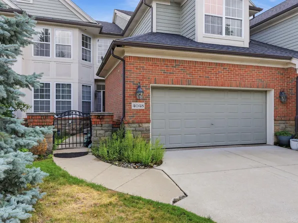 4048 Summerfield Dr, Troy, MI 48085