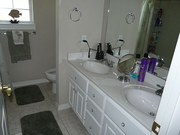 Master bath/Marble Counter
