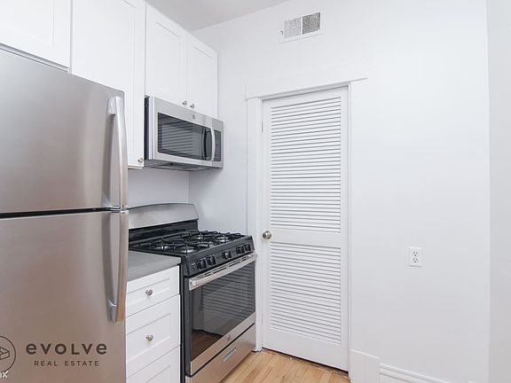 5th image of 2659 N Saint Louis Ave